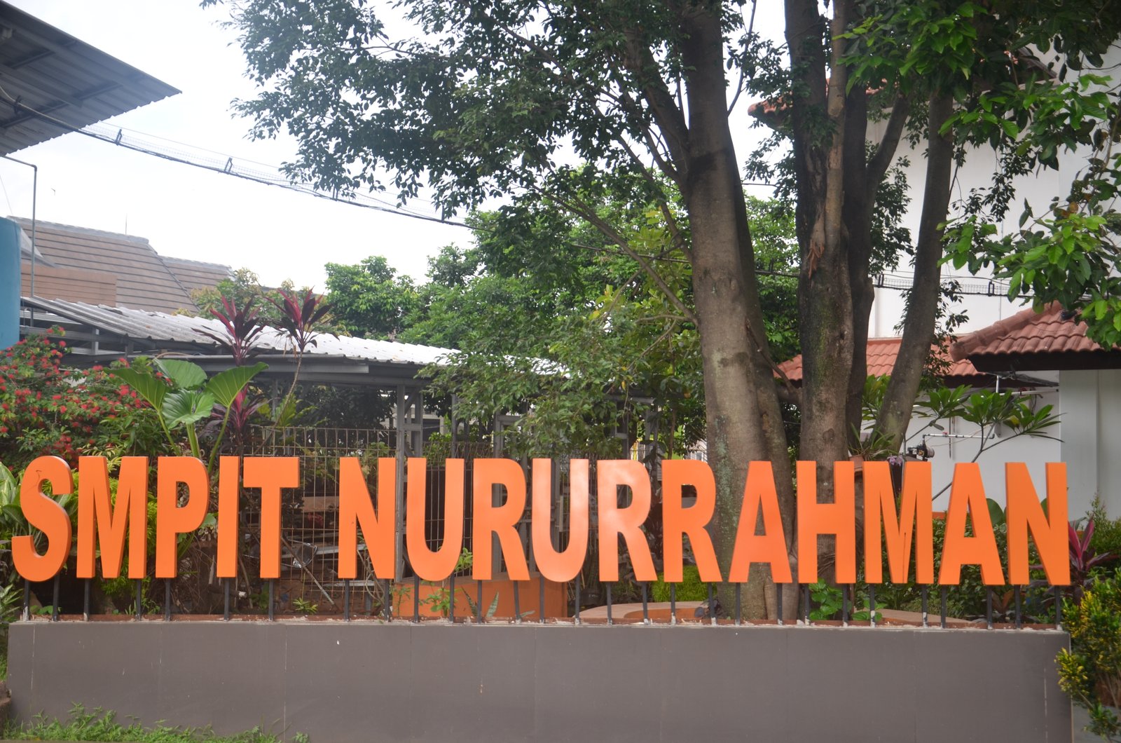 SMPIT Nururrahman Canangkan Gerakan SPBLH
