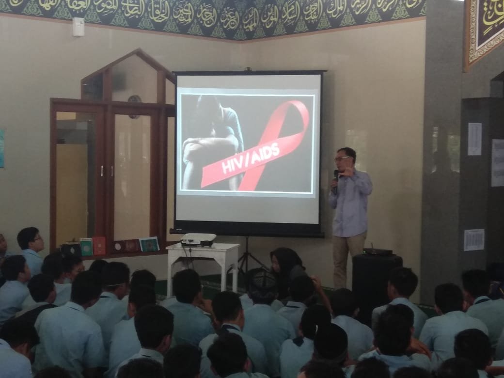 SMPIT Nururrahman Lakukan Sosialisasi Bahaya HIV AIDS